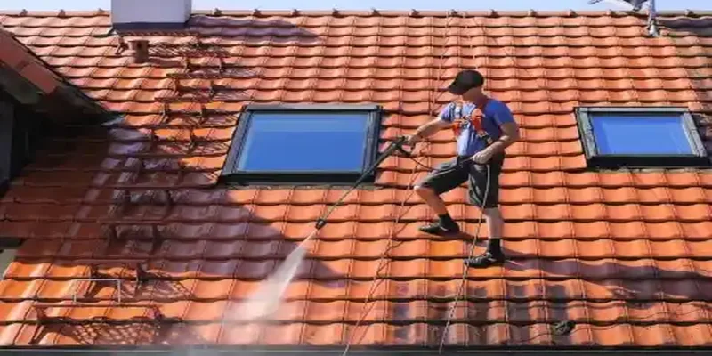 démoussage et nettoyage haute pression de toiture à Pontaumur